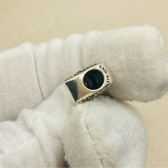 EUC Pandora 791996CZ Sterling Silver Heart of Winter Snowflake Charm w/ CZ’s - Picture 6 of 9